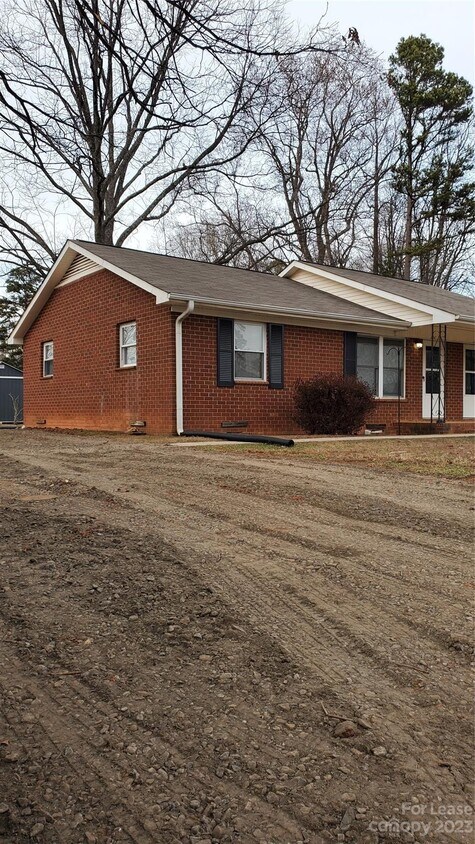 Primary Photo - 2660 Aden Ave