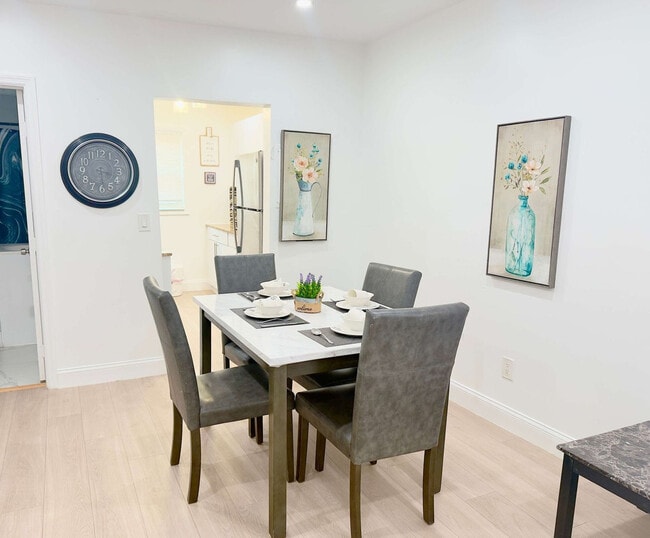 Foto del edificio - 324 Van Buren St