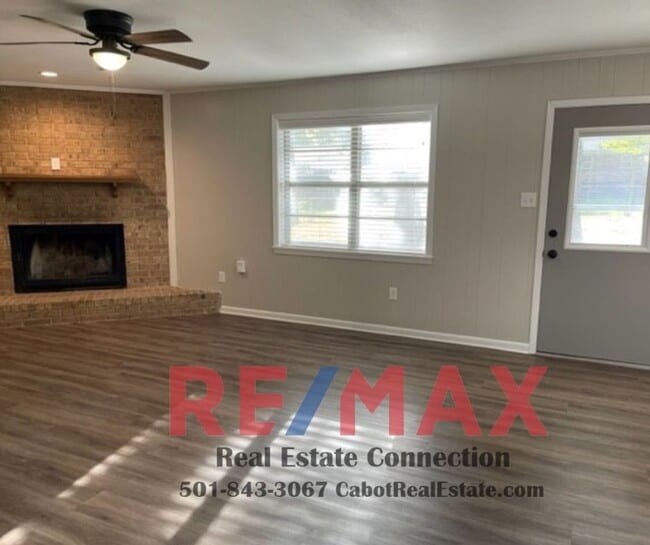 Building Photo - Sorry No Smoking/Vaping and Pets Permitted...