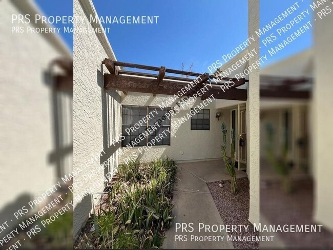 Photo - 7701 S Heather Dr House