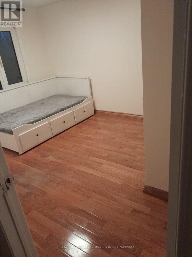 Building Photo - 36 Cousins Ct