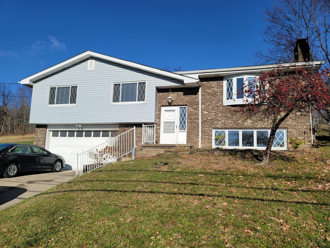 Foto principal - 129 Woods Ave