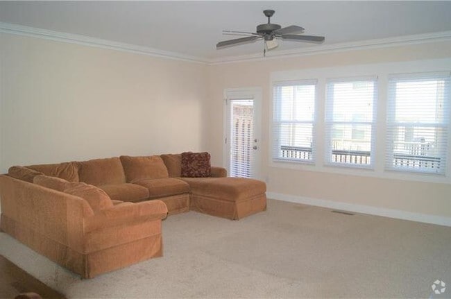 Building Photo - 4560 Cold Spring Ct