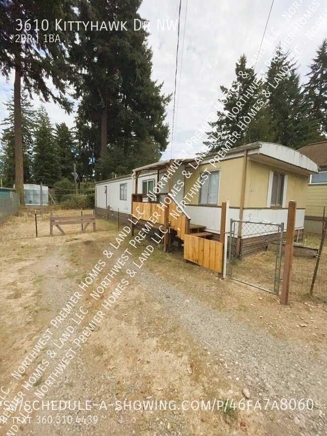 Building Photo - 3610 Kittyhawk Dr NW