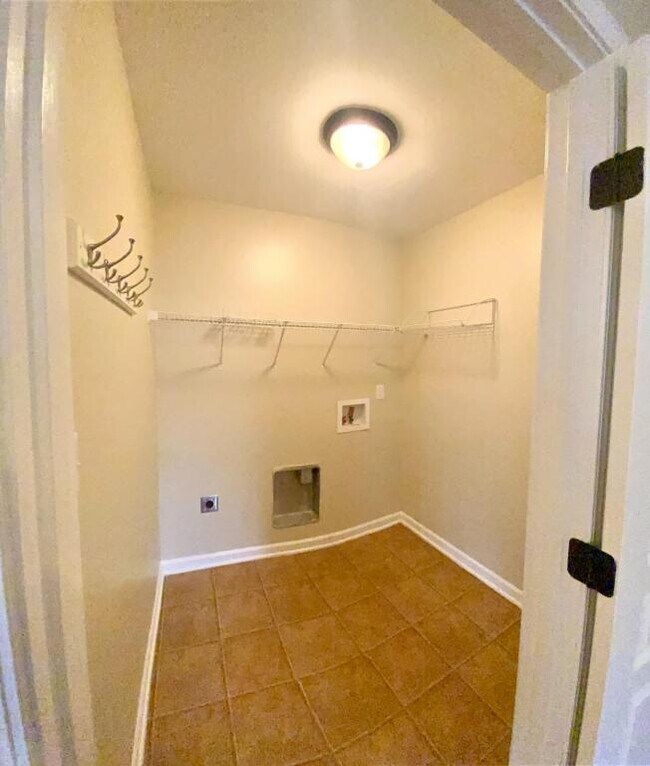 Building Photo - 4005 Princess Amelia Ln