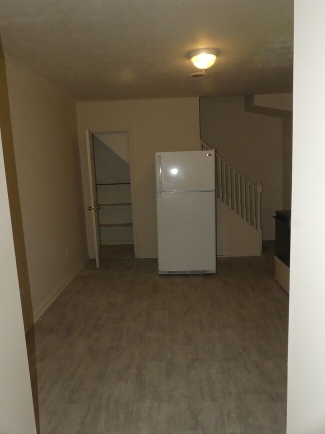 Building Photo - 1643 Briarfield Rd