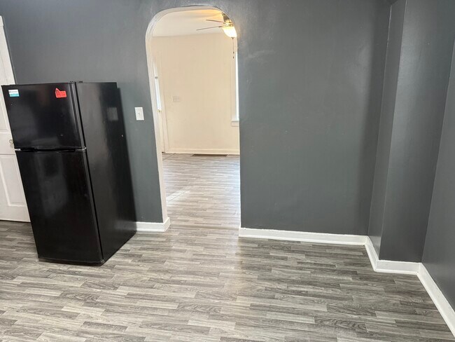 Foto del edificio - 518 E Vaile Ave