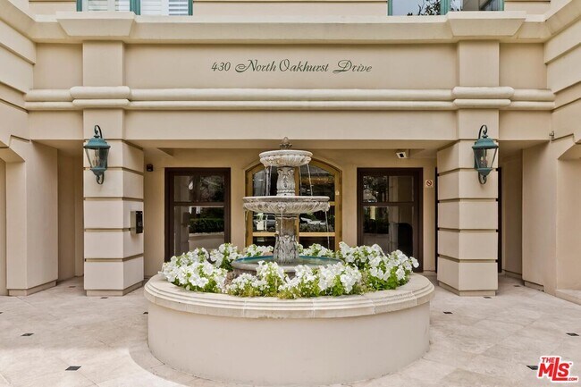 Foto del edificio - 430 N Oakhurst Dr