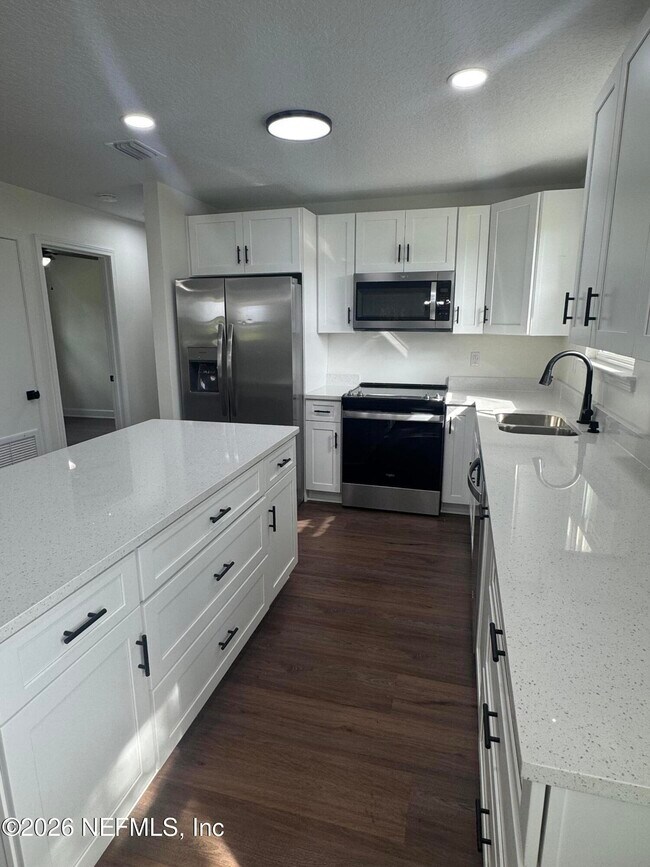 Foto del edificio - 5202 SW 155th St