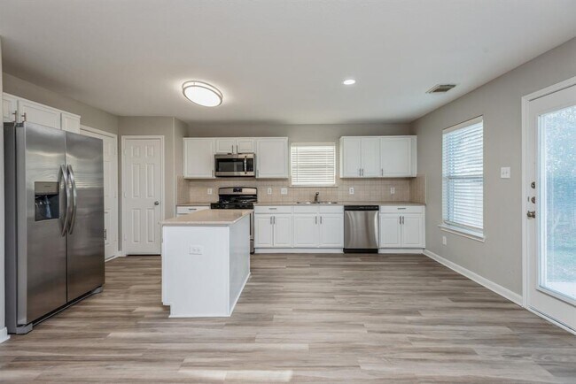 Foto del edificio - 29615 Golden Vines Ln