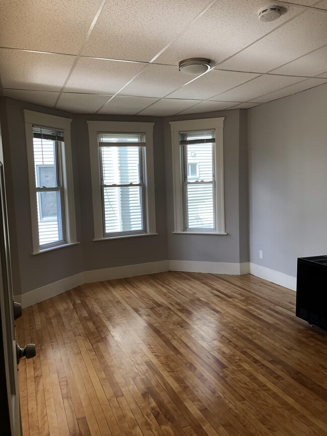 19 Upsala St Unit 2, Worcester, MA 01610 Room for Rent in Worcester