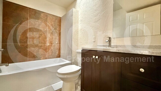 Foto del edificio - 531 N 111th Pl