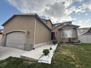 Building Photo - 7691 Willow Walk Ln