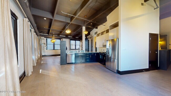 Building Photo - 214 S 8th St