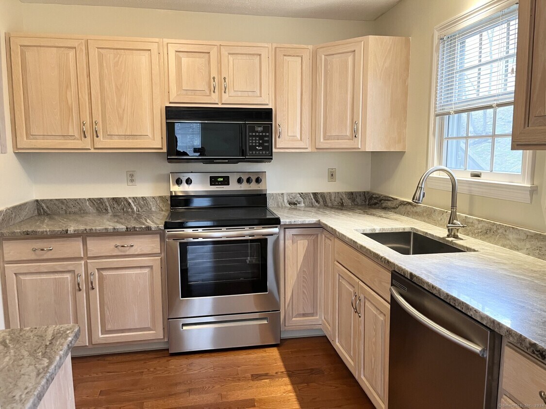 150 Prospect St Unit 21, Greenwich, CT 06830 Condo for Rent in