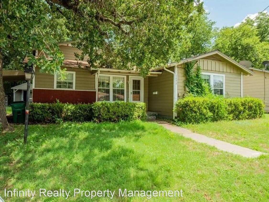 1092 W Elm St, Stephenville, TX 76401 House Rental in Stephenville