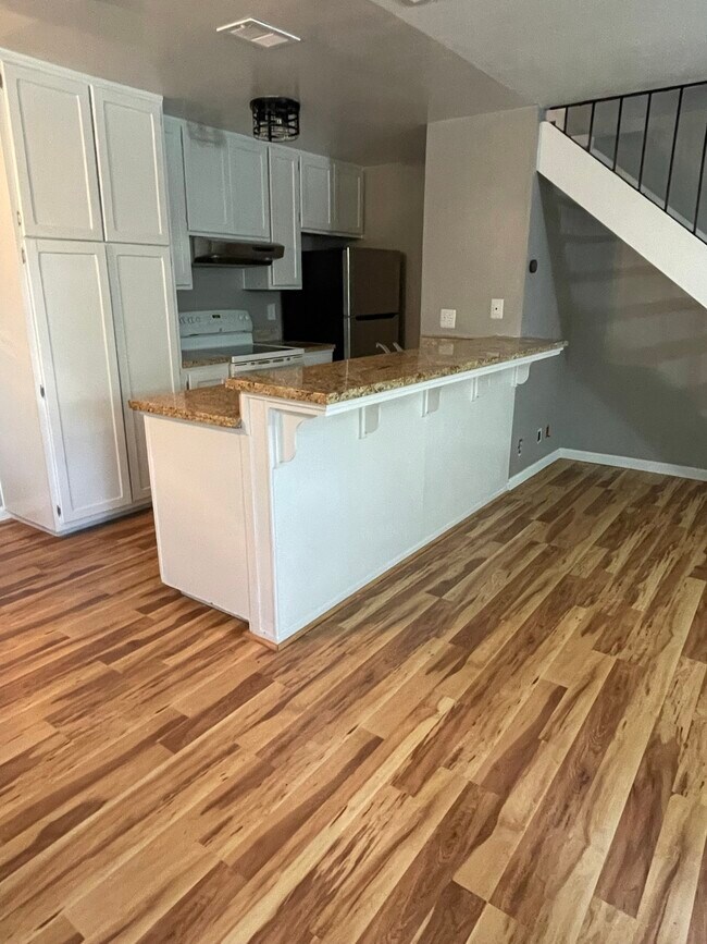 933 Ponselle Ln Unit 2, Capitola, CA 95010 Condo for Rent in