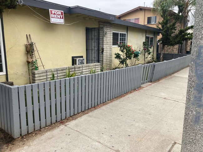 Foto del edificio - 2152 W Alameda Ave