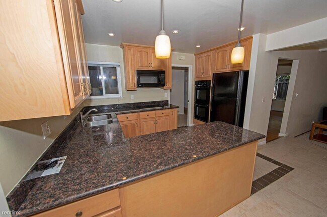 Building Photo - 3332 Kipling Pl