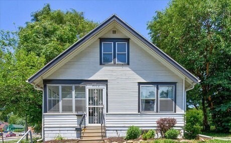 Foto del edificio - 4562 Charles St