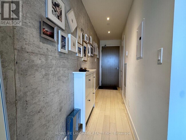 Photo du bâtiment - 111 Bathurst St