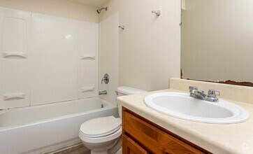 2BR, 2BA - 1,052SF - Oak Alley Apartments