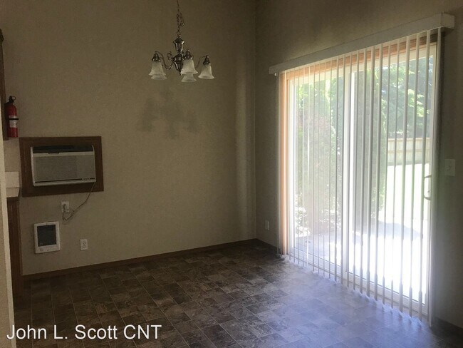 Building Photo - 2 br, 1.5 bath House - 5130 188th Lane SW #3