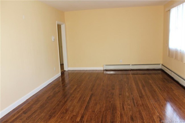 Foto del edificio - 1311 Reservoir Ave