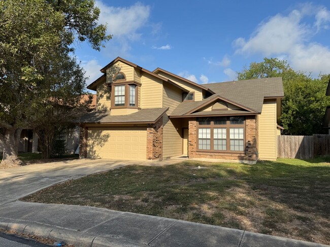 Building Photo - SPACIOUS 2-STORY HOME W/FIREPLACE IN MASTE...