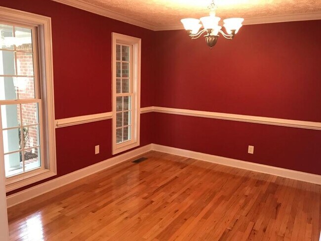 Foto del edificio - 223 Longleaf Dr
