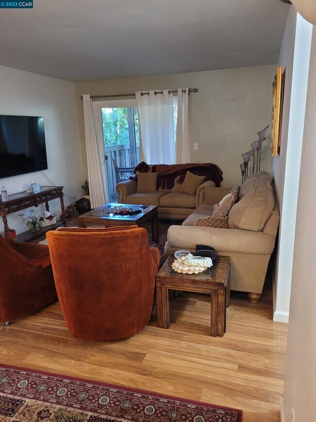 Foto del edificio - 5455 Kirkwood Dr