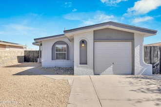 Building Photo - 536 Achim Dr