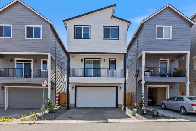 Foto del edificio - Newly Constructed 3 bedroom, 2.5 Bathroom ...