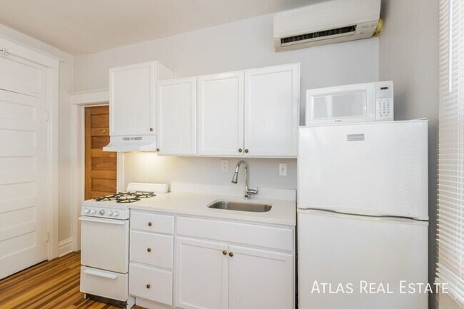 Foto del edificio - 1066 N Clarkson St