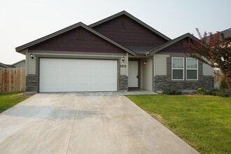 Building Photo - 1701 W Crystal Falls Ave