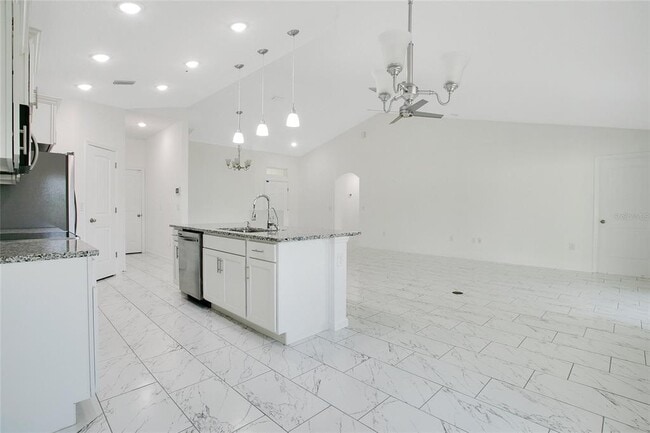 Building Photo - 207 Denton Ave