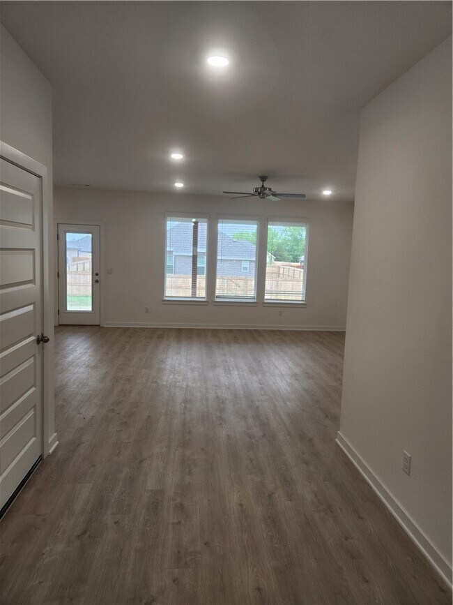 Foto del edificio - 4008 Aryana Ave
