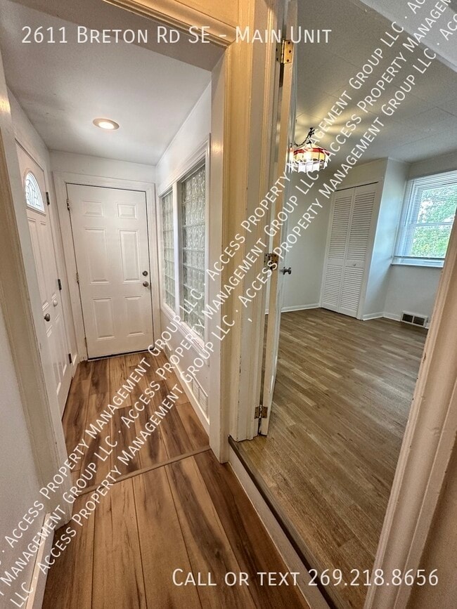 Building Photo - 2611 Breton Rd SE