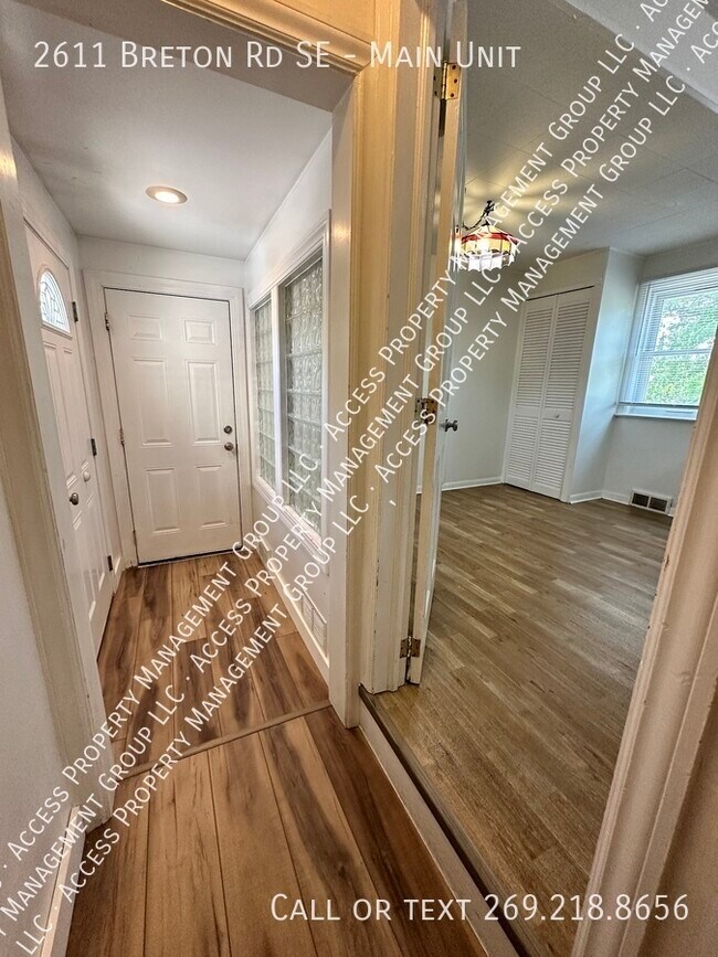 Foto del edificio - 2611 Breton Rd SE