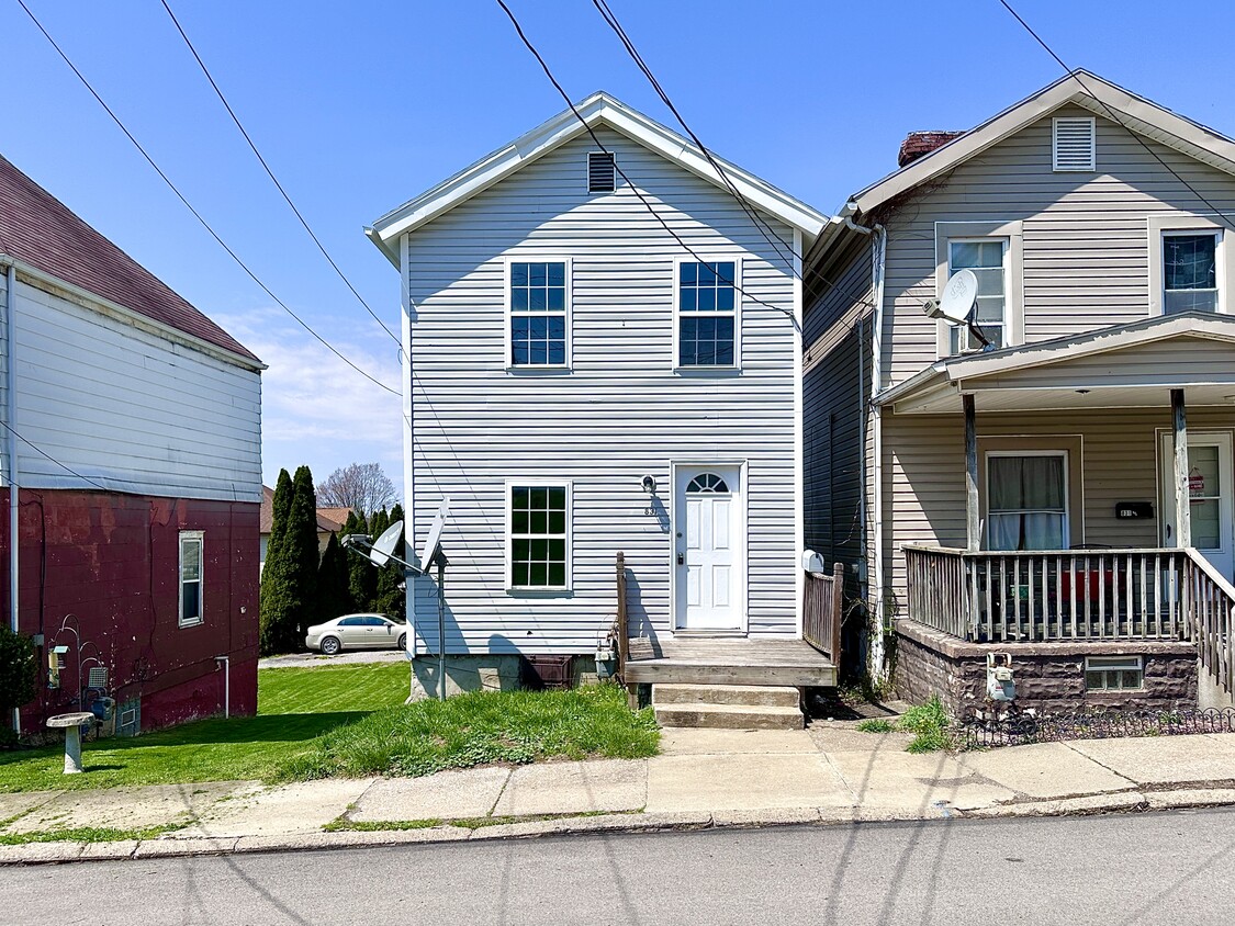 Primary Photo - 831 Morton St