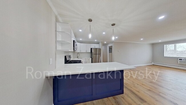 Building Photo - 979 Fellsway