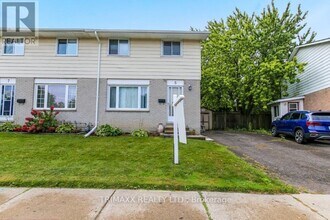 Building Photo - 5 Aldersbrook Crescent