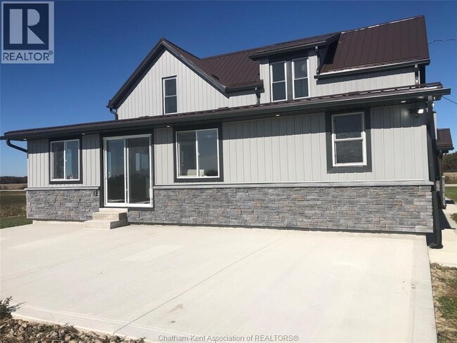 Photo du bâtiment - 1233 Kerr Line