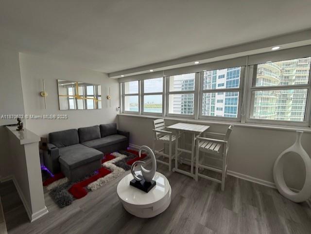 Foto del edificio - 10275 Collins Ave