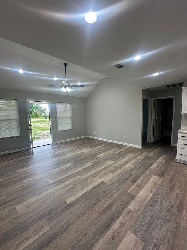 Building Photo - 3 Bed 2 Bath New Construction Home