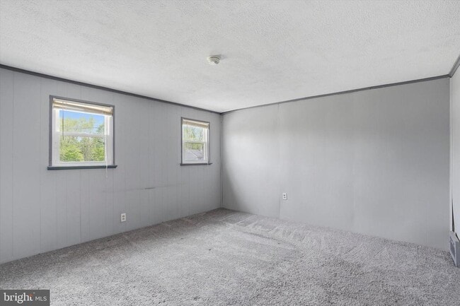 Foto del edificio - 847 Faust Rd
