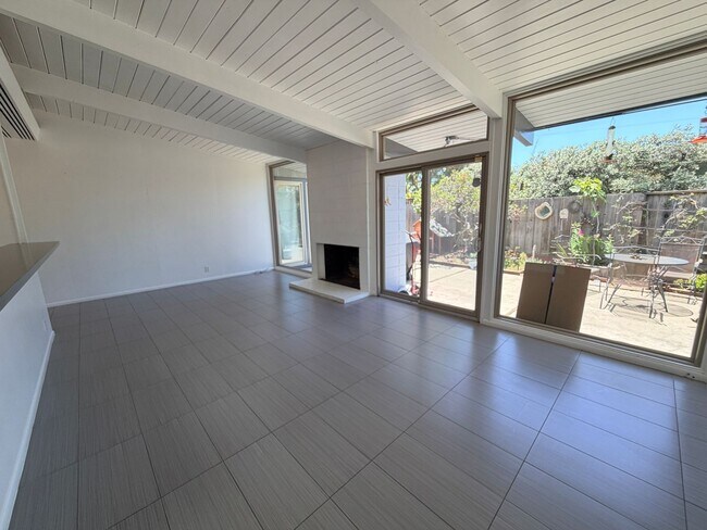 Building Photo - San Mateo 4Bed/2Ba Eichler Home with Putting Green, Vegetable Garden & Designer Finishes