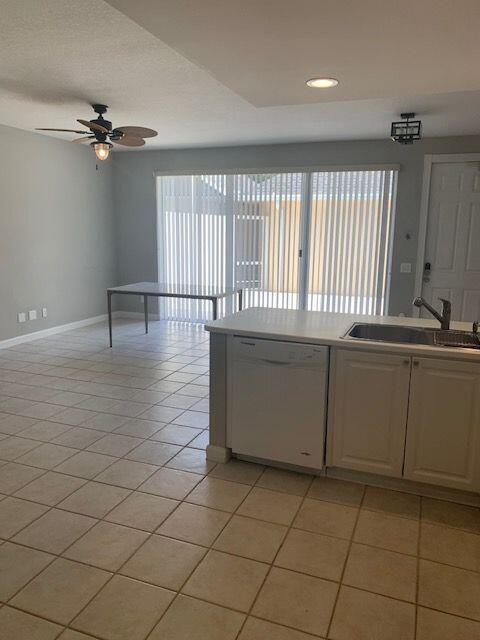 Building Photo - 366 Legare Ct