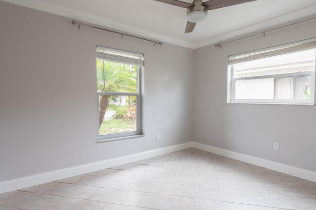 Foto del edificio - 9696 SW 1st Pl