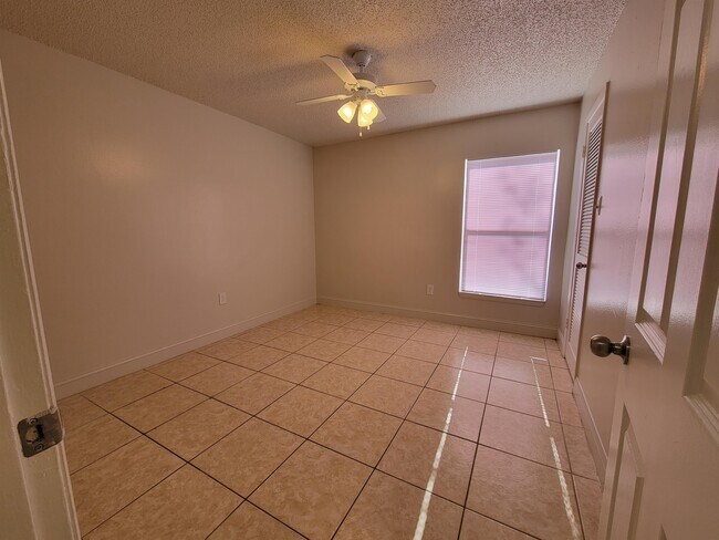 Foto del edificio - 3831 Bowline Cir